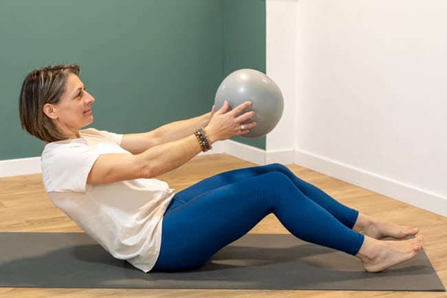 Pilate avec ballon par Sandrine Gautier